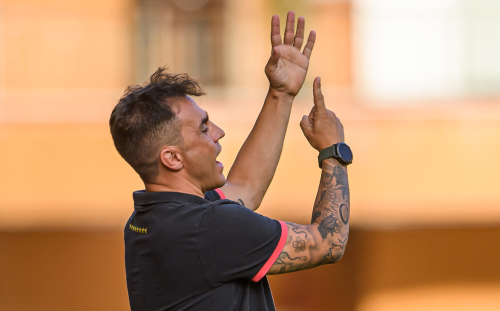 乐鱼体育平台-妻子为救丈夫落入陷阱